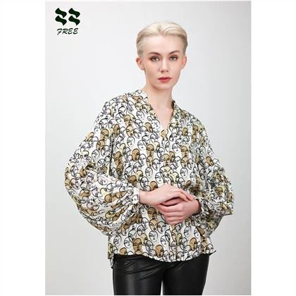 naiste õhupalliga pikkade varrukatega pluusist paisuv varrukas